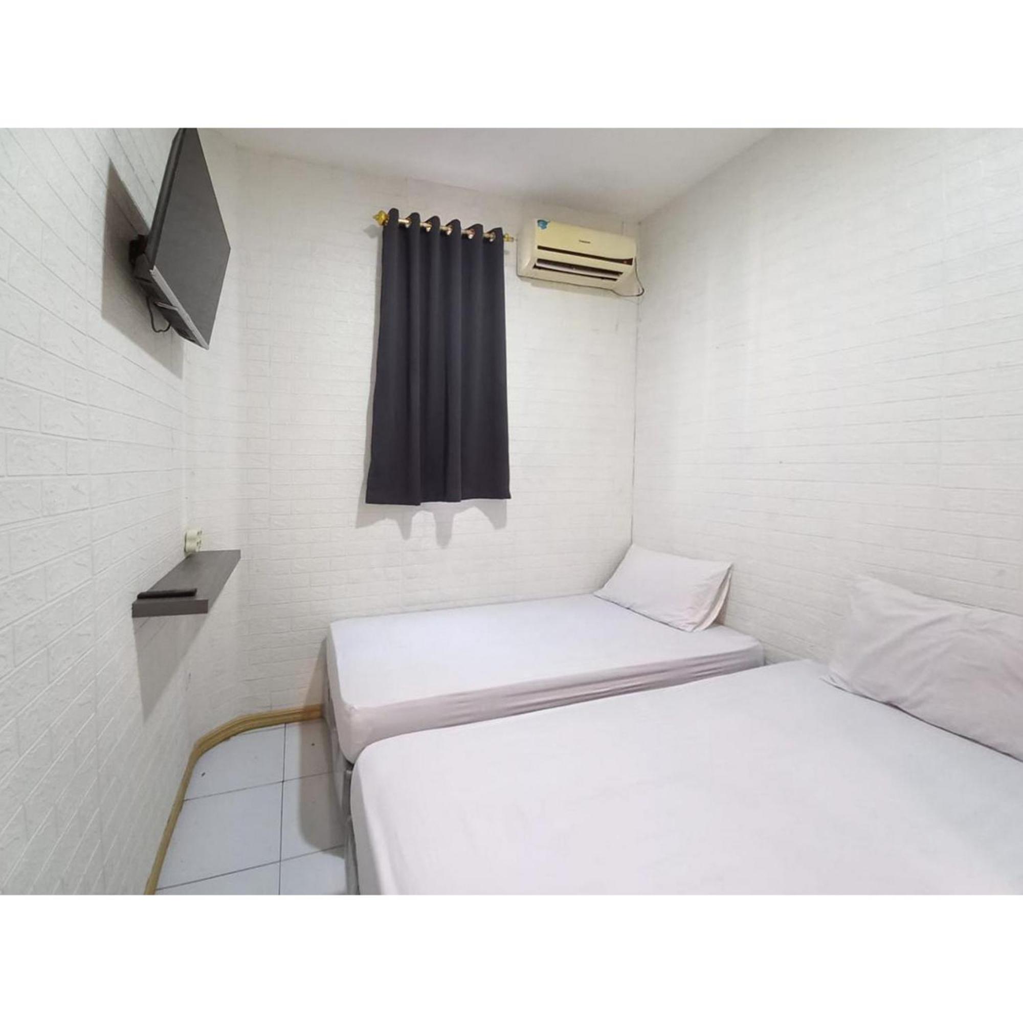 Reddoorz At Luxury Homestay Near Kantor Regional II Bkn Surabaya Сідоарджо Екстер'єр фото