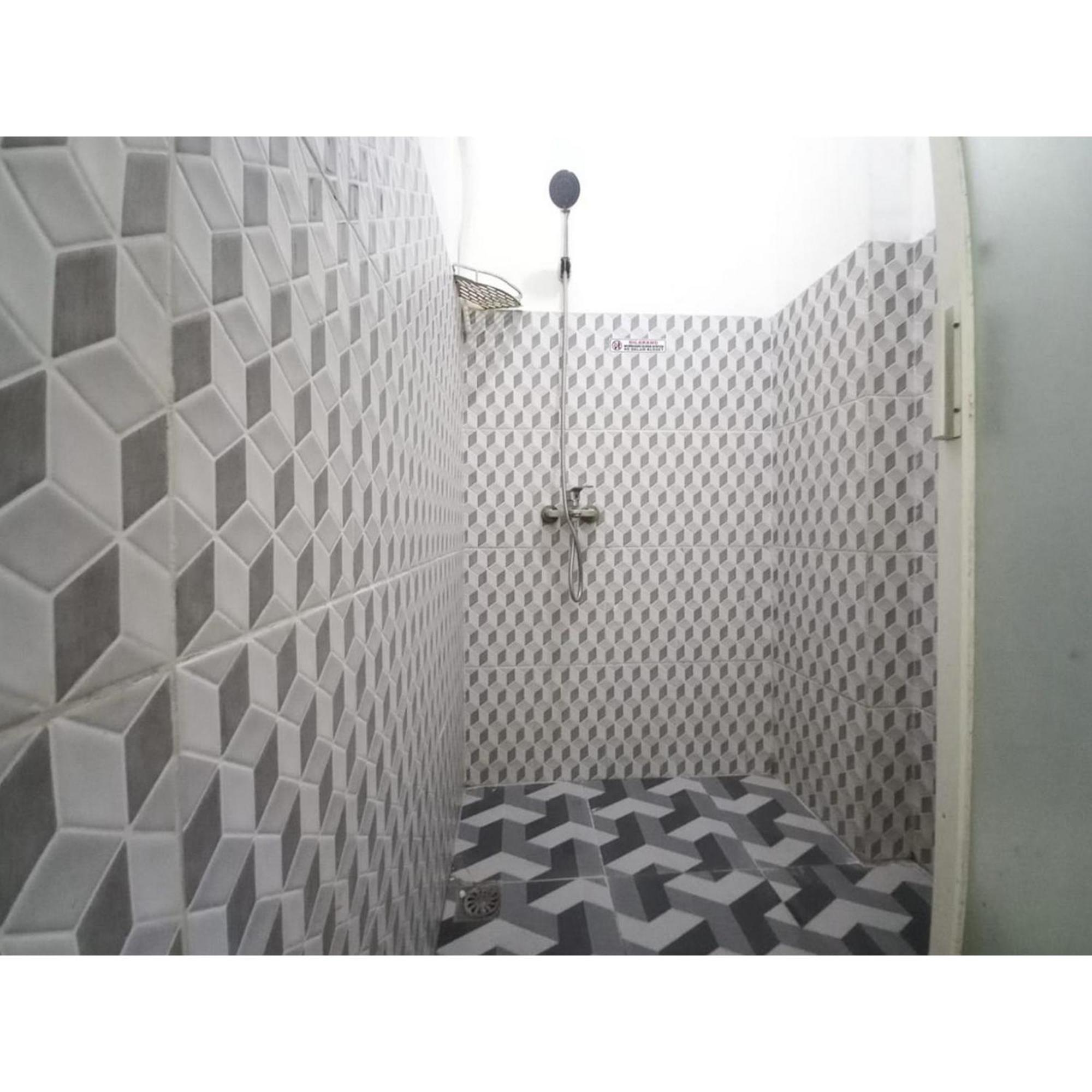 Reddoorz At Luxury Homestay Near Kantor Regional II Bkn Surabaya Сідоарджо Екстер'єр фото
