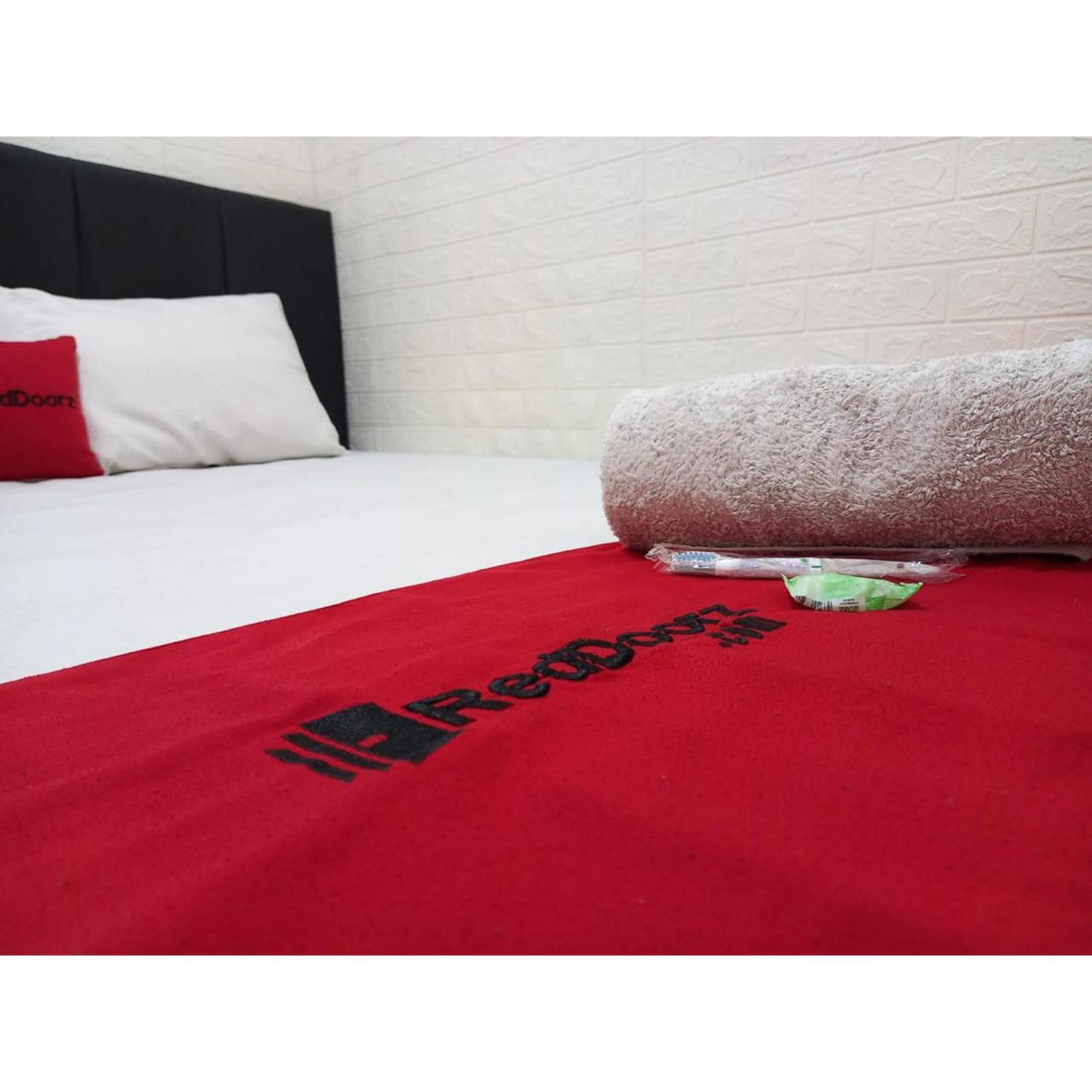Reddoorz At Luxury Homestay Near Kantor Regional II Bkn Surabaya Сідоарджо Екстер'єр фото